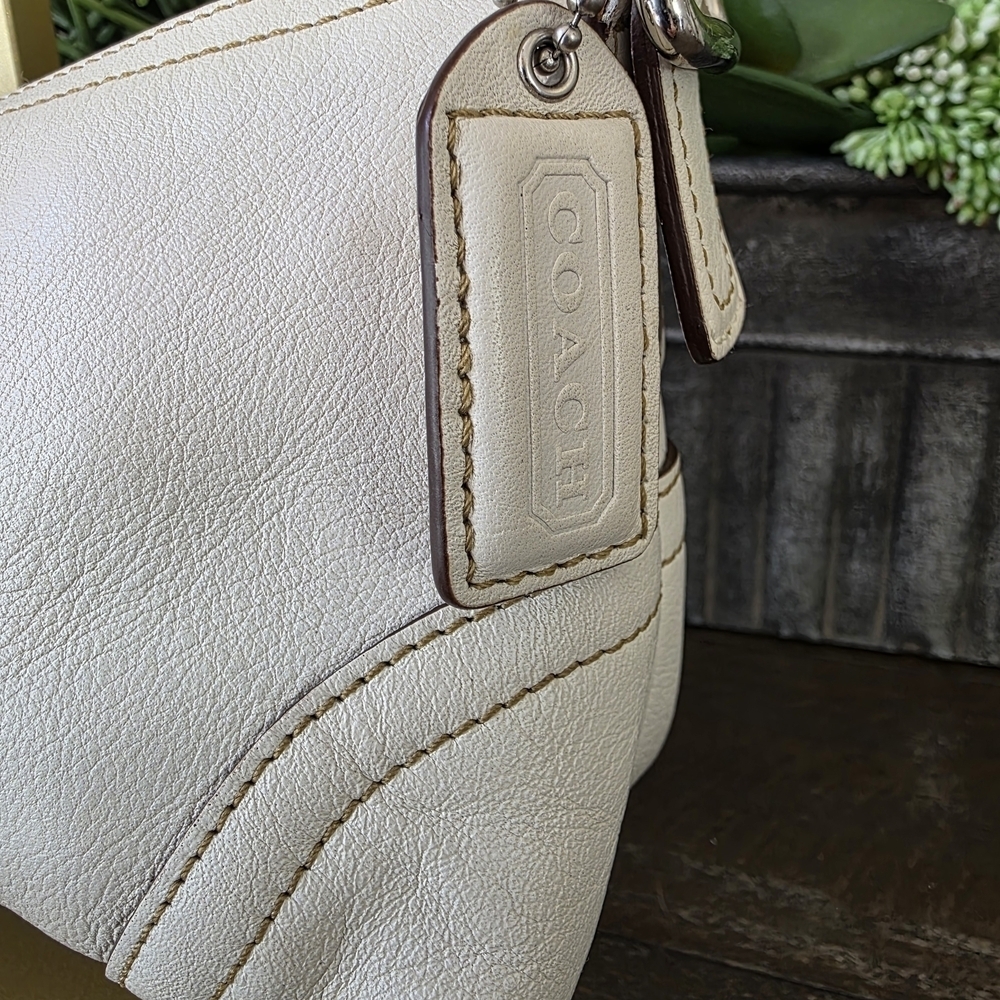 Vintage Coach Soho Leather Baguette Shoulder Bag Y2K 2005-White - Picture 3 of 15